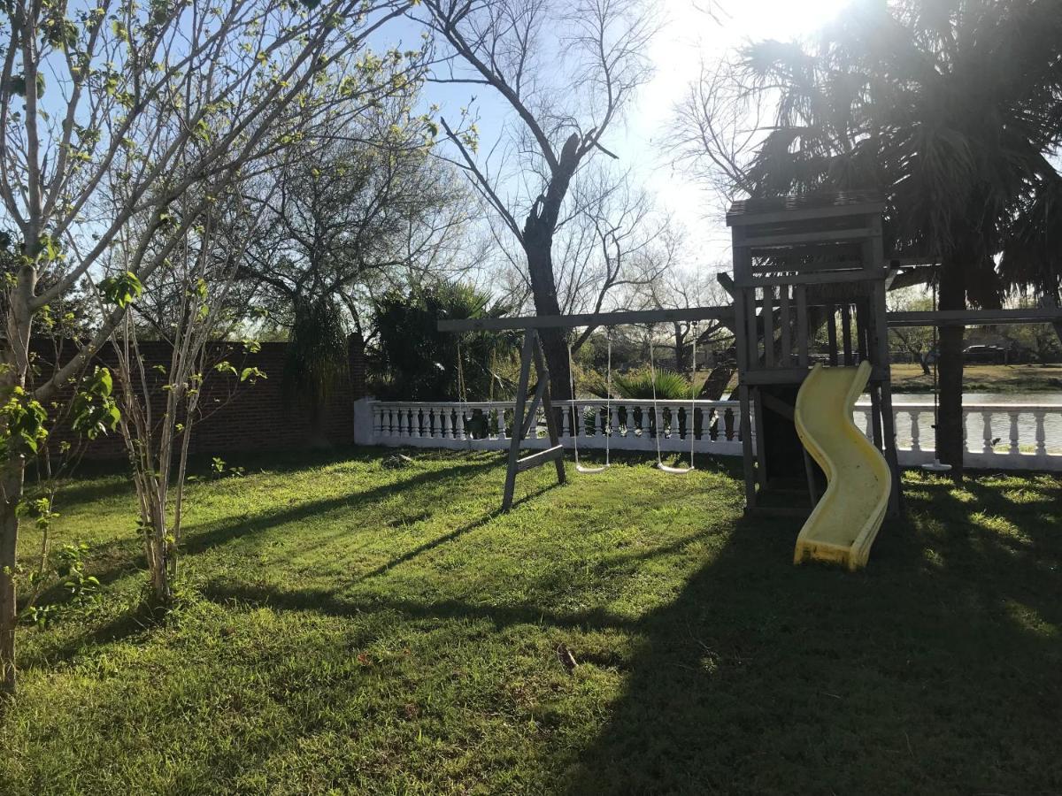 Cheerful 4 Bedroom Home With Pool And Bbq Area With 5Th Bedroom Option Μπράουνσβιλ Εξωτερικό φωτογραφία